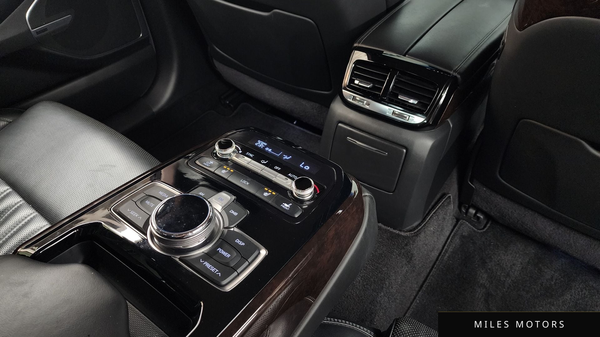 Genesis EQ900 2016 — миниатюра 19