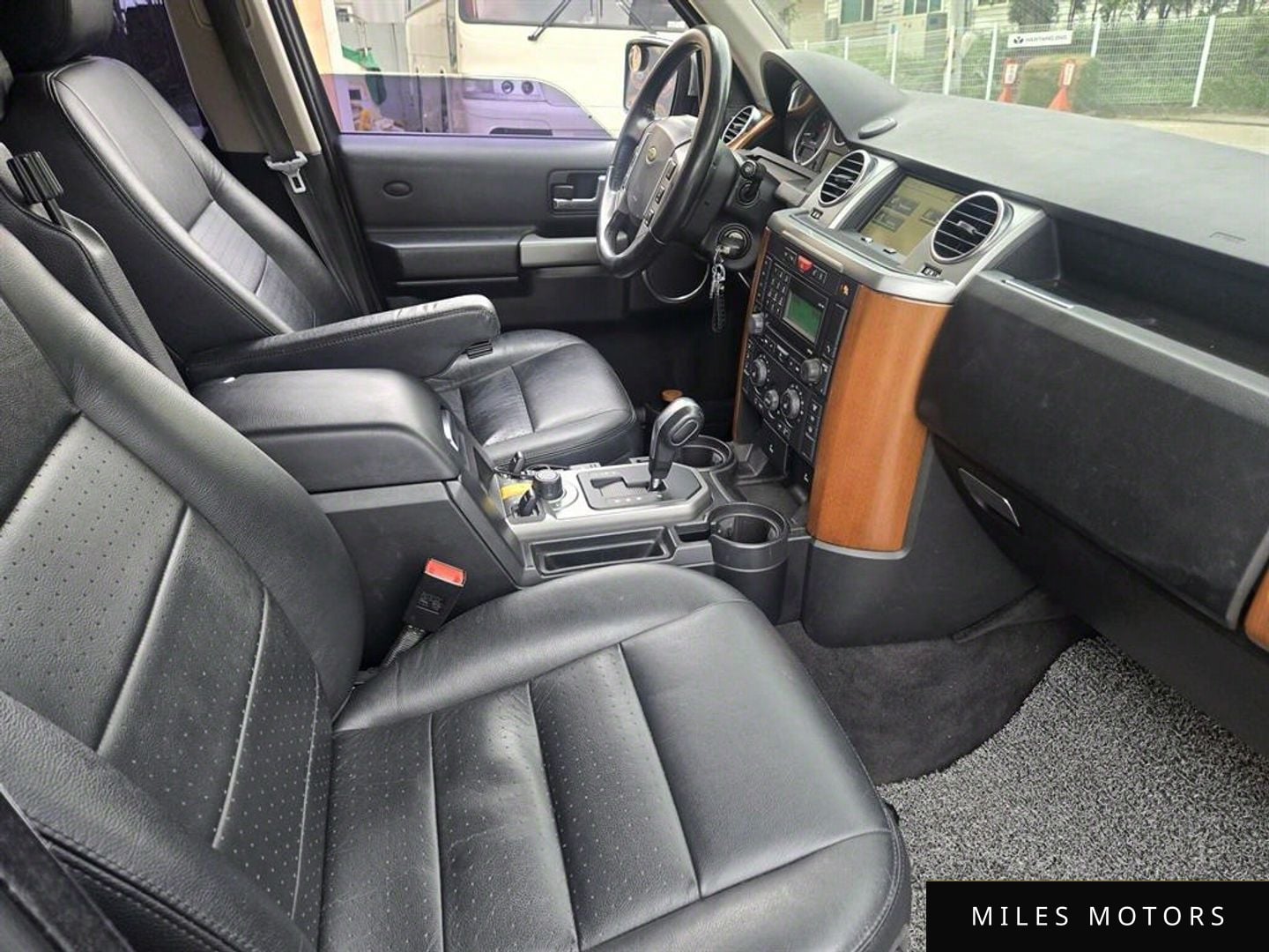 Land Rover Discovery 2009 — миниатюра 9