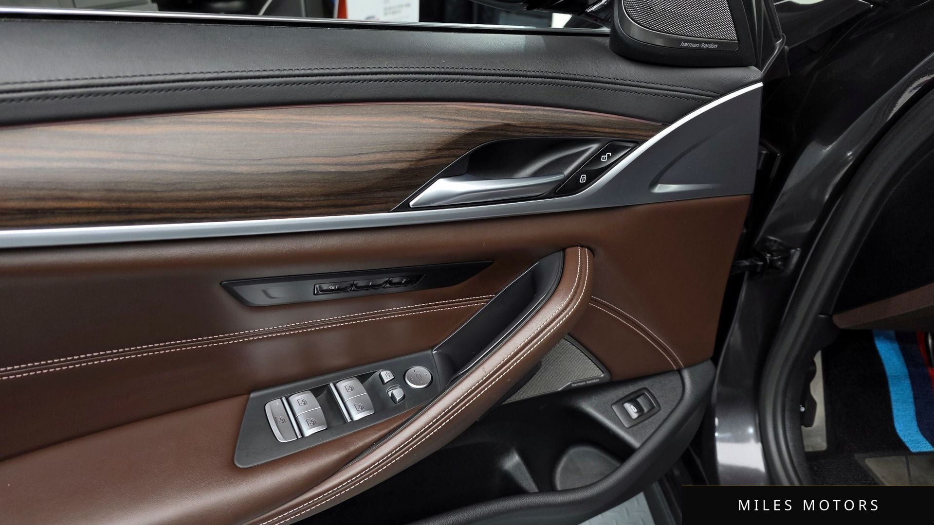 BMW 5 Series (G30) 2020 — миниатюра 11