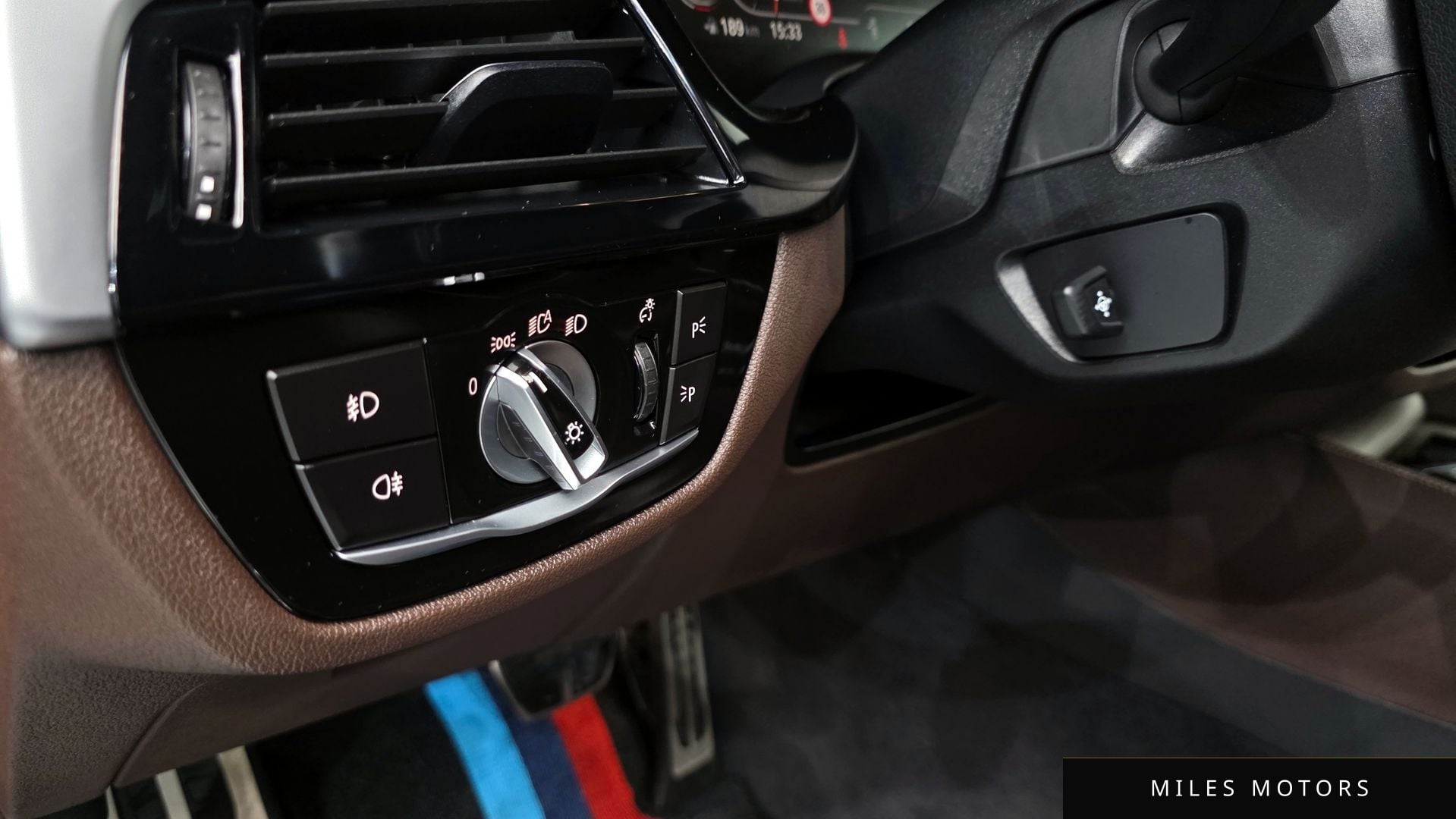 BMW 5 Series (G30) 2020 — миниатюра 12