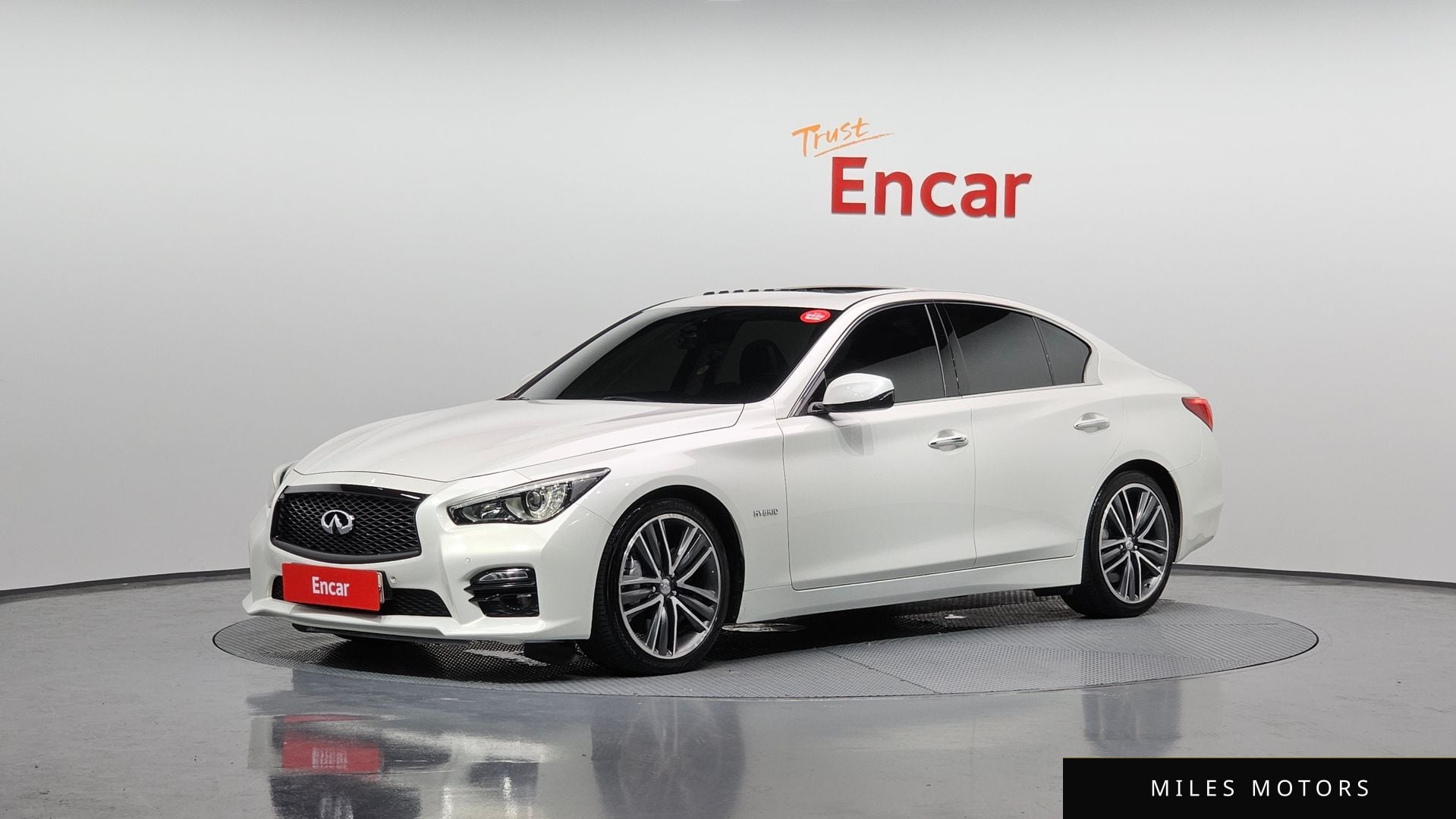 Infiniti Q50 2016 — фото 1 из 12