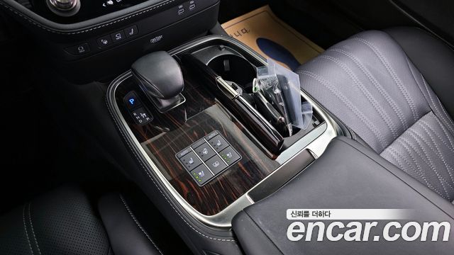 Лексус LS500h 2024 — миниатюра 9