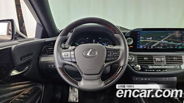 Лексус LS500h 2024 — миниатюра 13