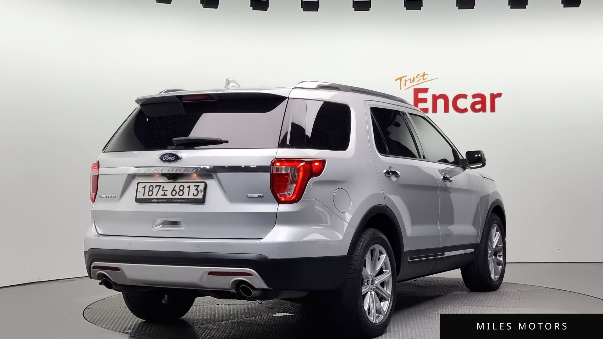 Ford Explorer 2016 — миниатюра 2