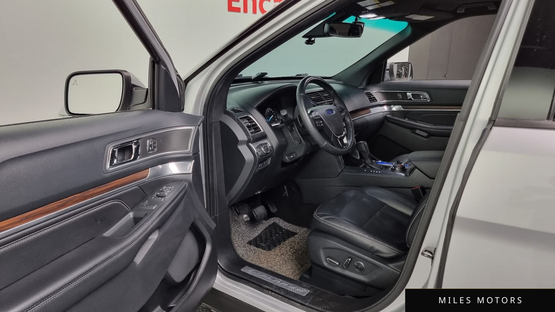 Ford Explorer 2016 — миниатюра 12