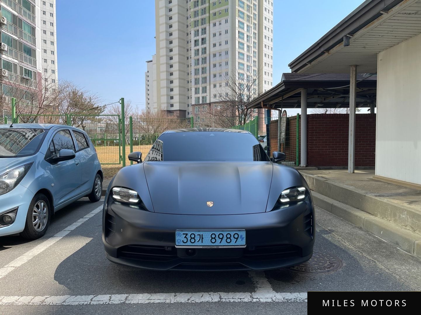 Porsche Taycan 2024 — миниатюра 2