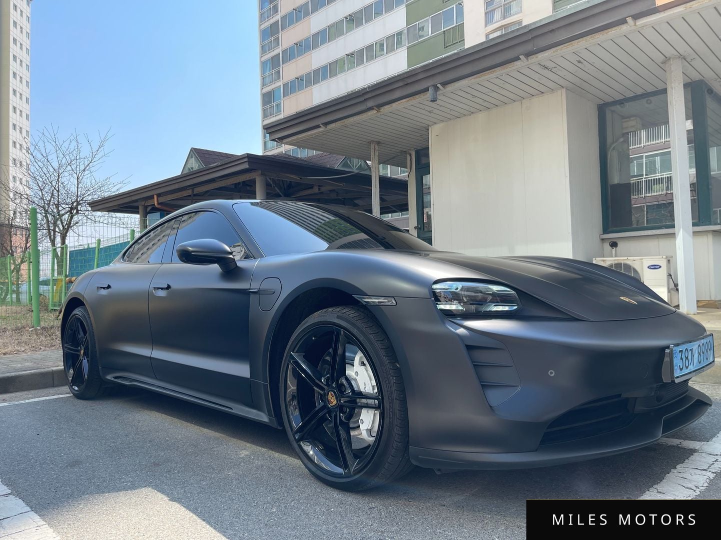 Porsche Taycan 2024 — миниатюра 6