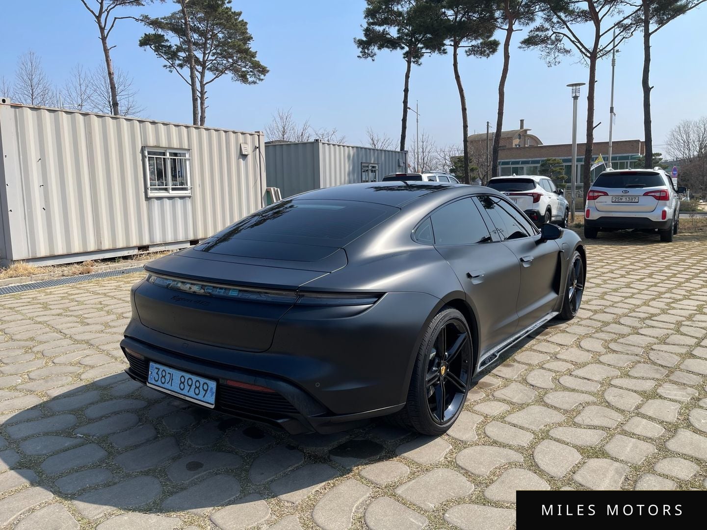 Porsche Taycan 2024 — миниатюра 10