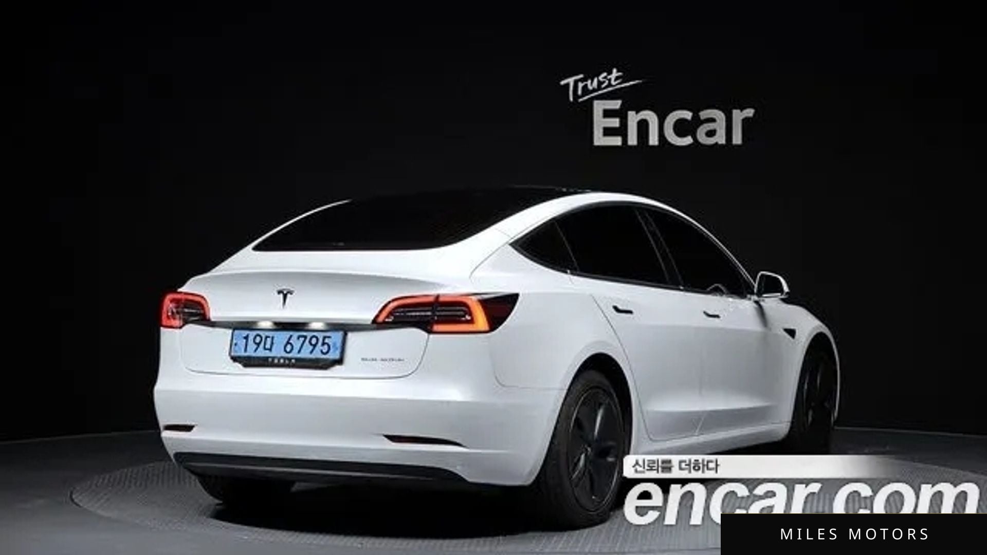 Tesla Model 3 2020 — миниатюра 2