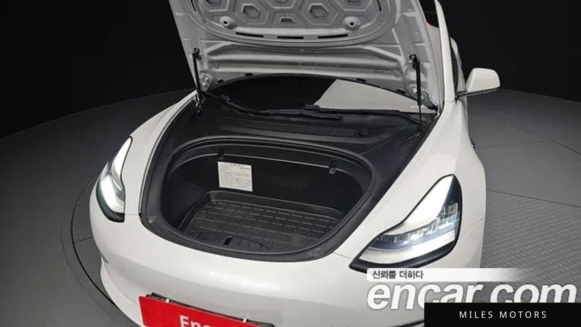 Tesla Model 3 2020 — миниатюра 6