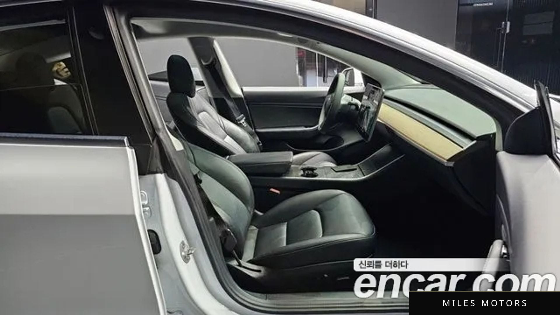 Tesla Model 3 2020 — миниатюра 10
