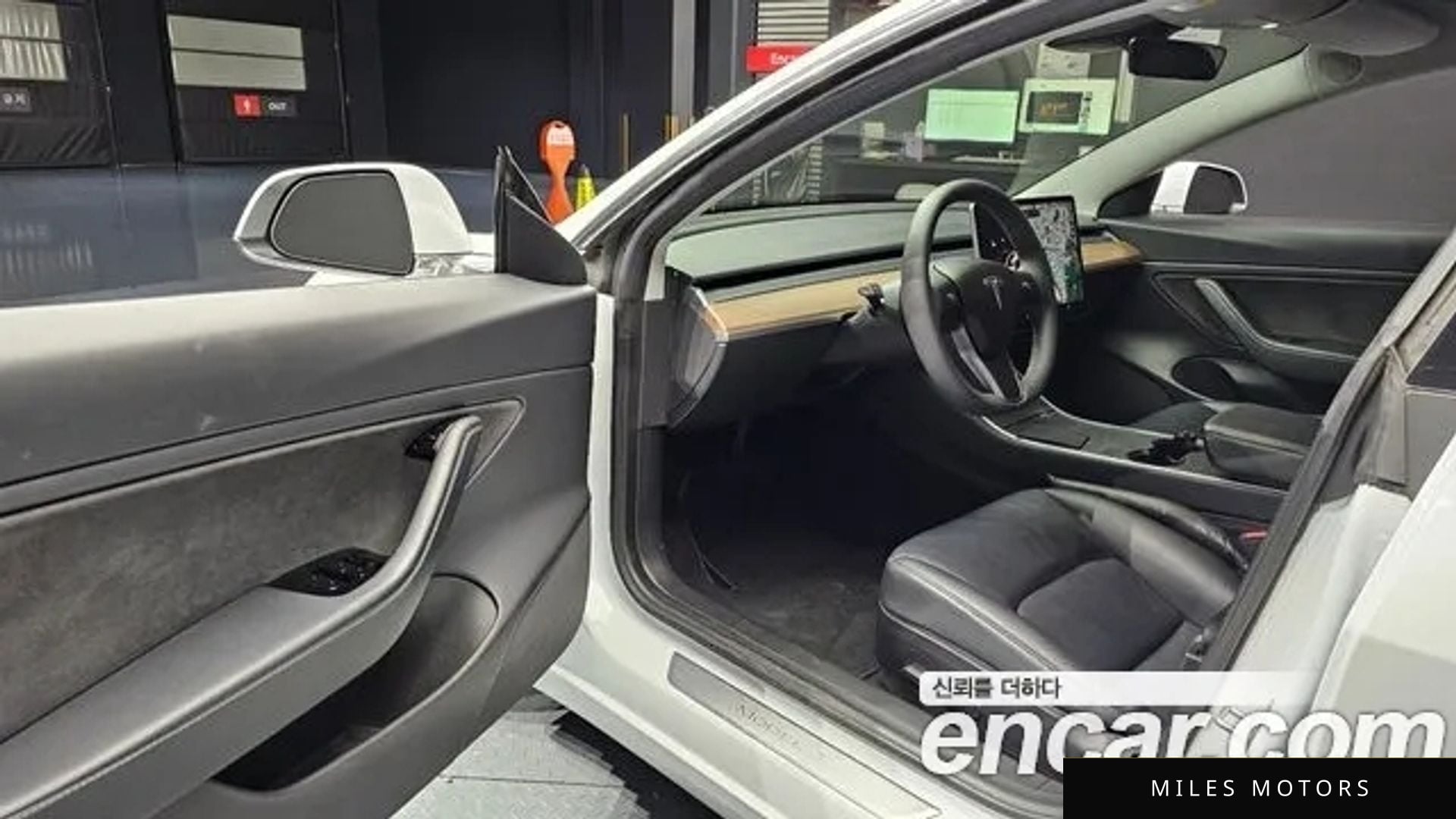 Tesla Model 3 2020 — миниатюра 11