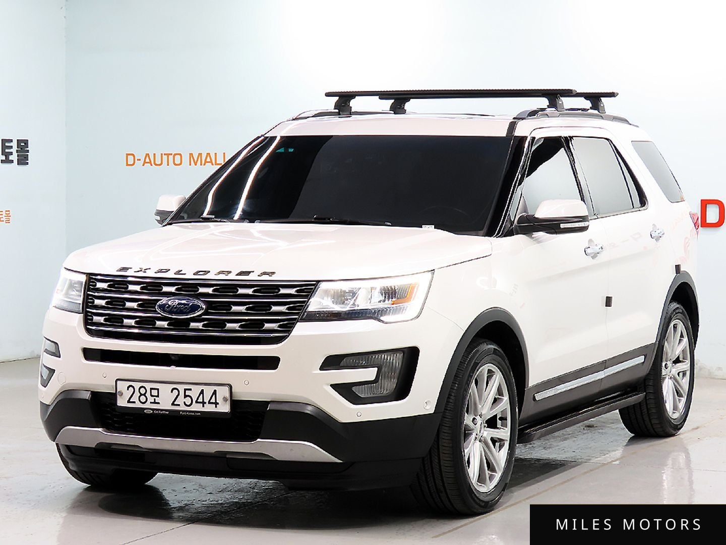 Ford Explorer 2017 — фото 1 из 12