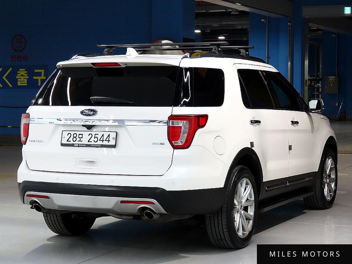 Ford Explorer 2017 — миниатюра 2