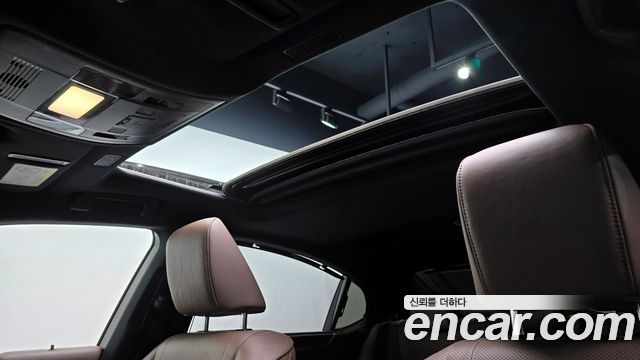 Лексус ES300h 2023 — миниатюра 17