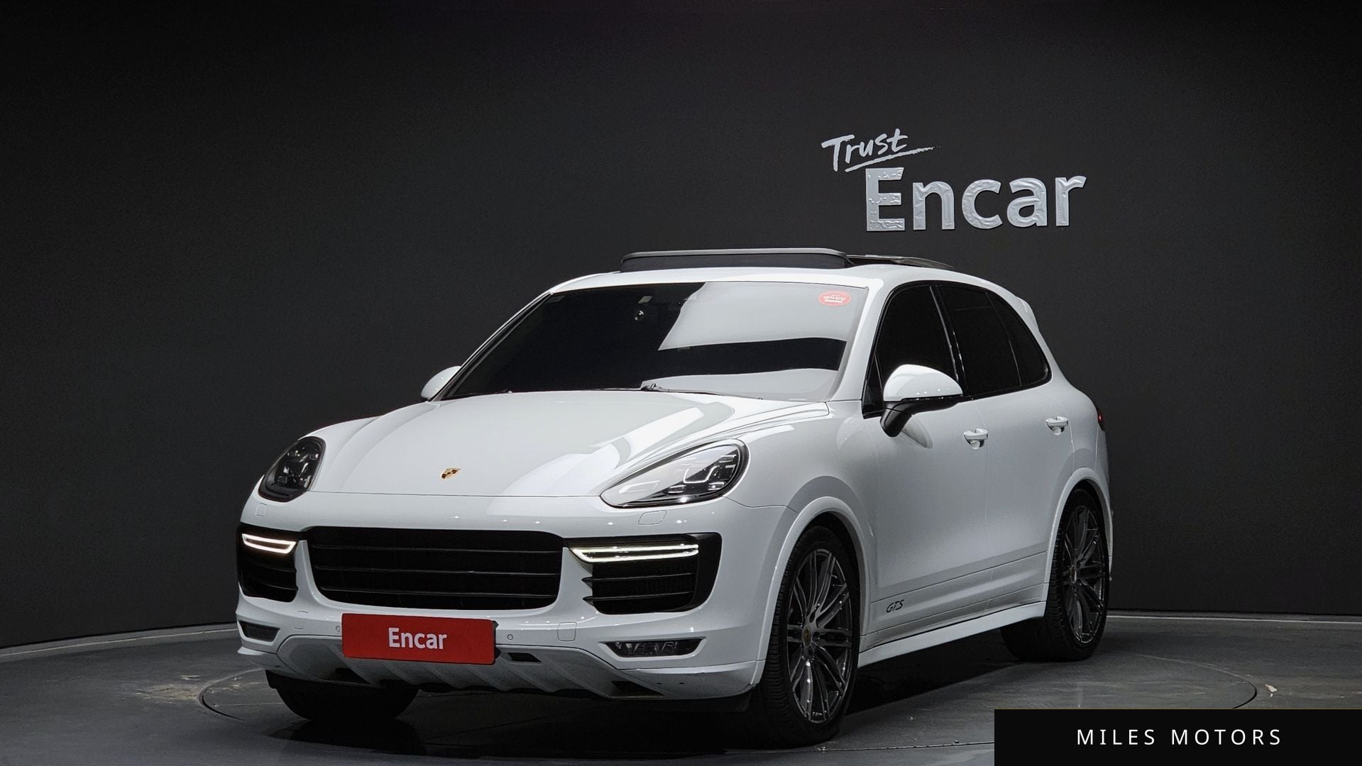 Porsche Cayenne 2016 — фото 1 из 12