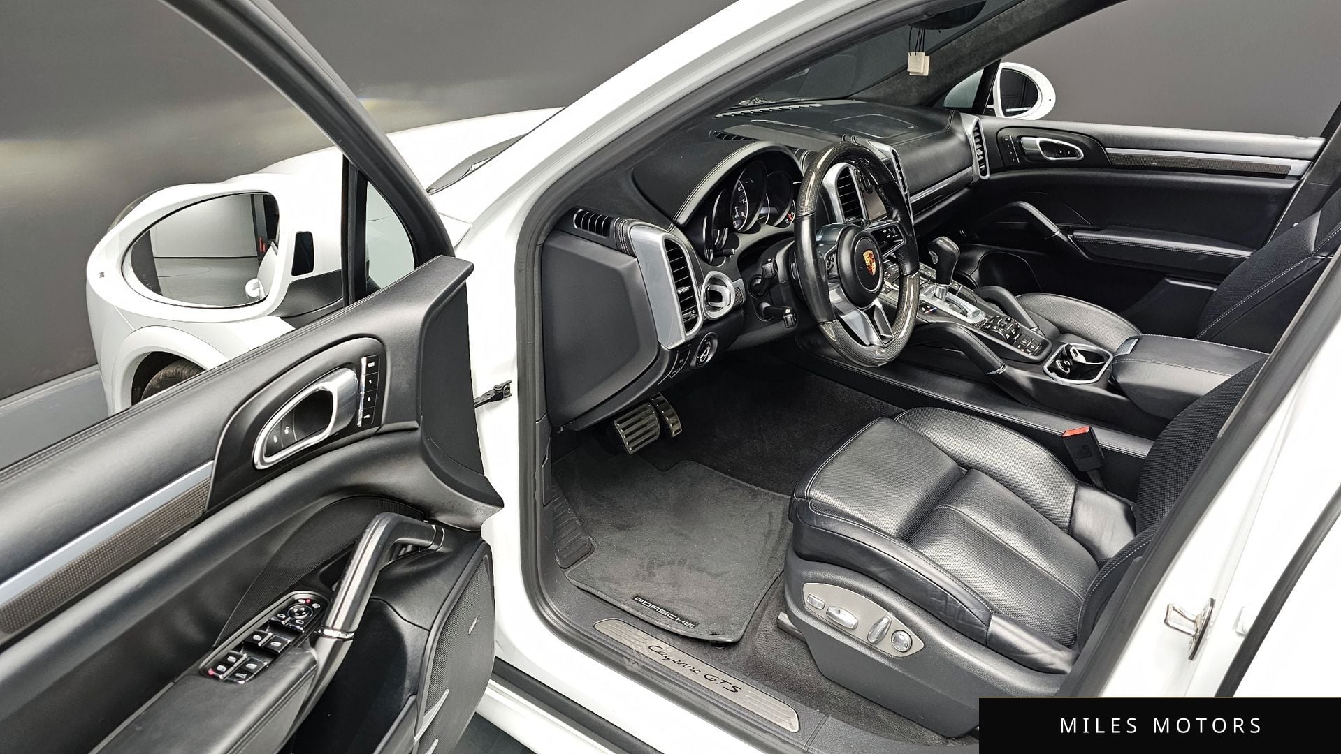 Porsche Cayenne 2016 — миниатюра 12