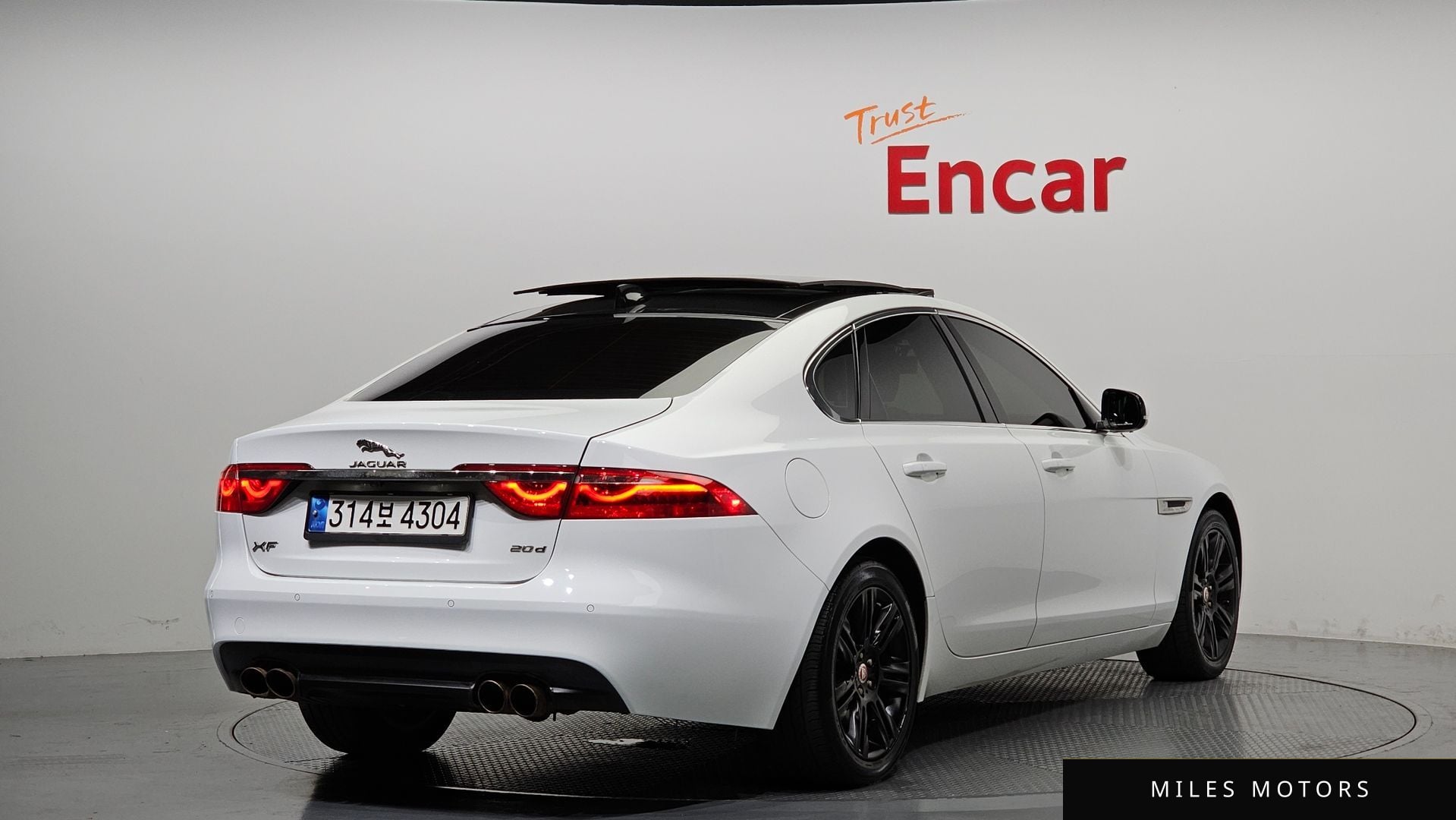 Jaguar XF (X260) 2017 — миниатюра 2