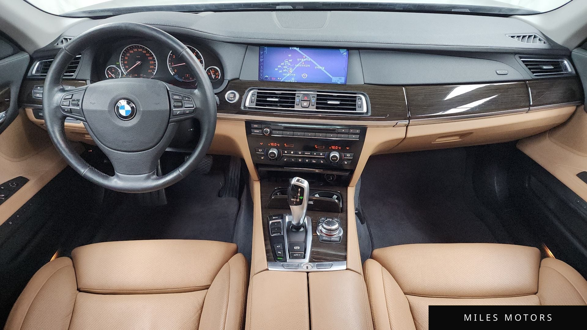 BMW 7시리즈 (F01) 2011 — миниатюра 7