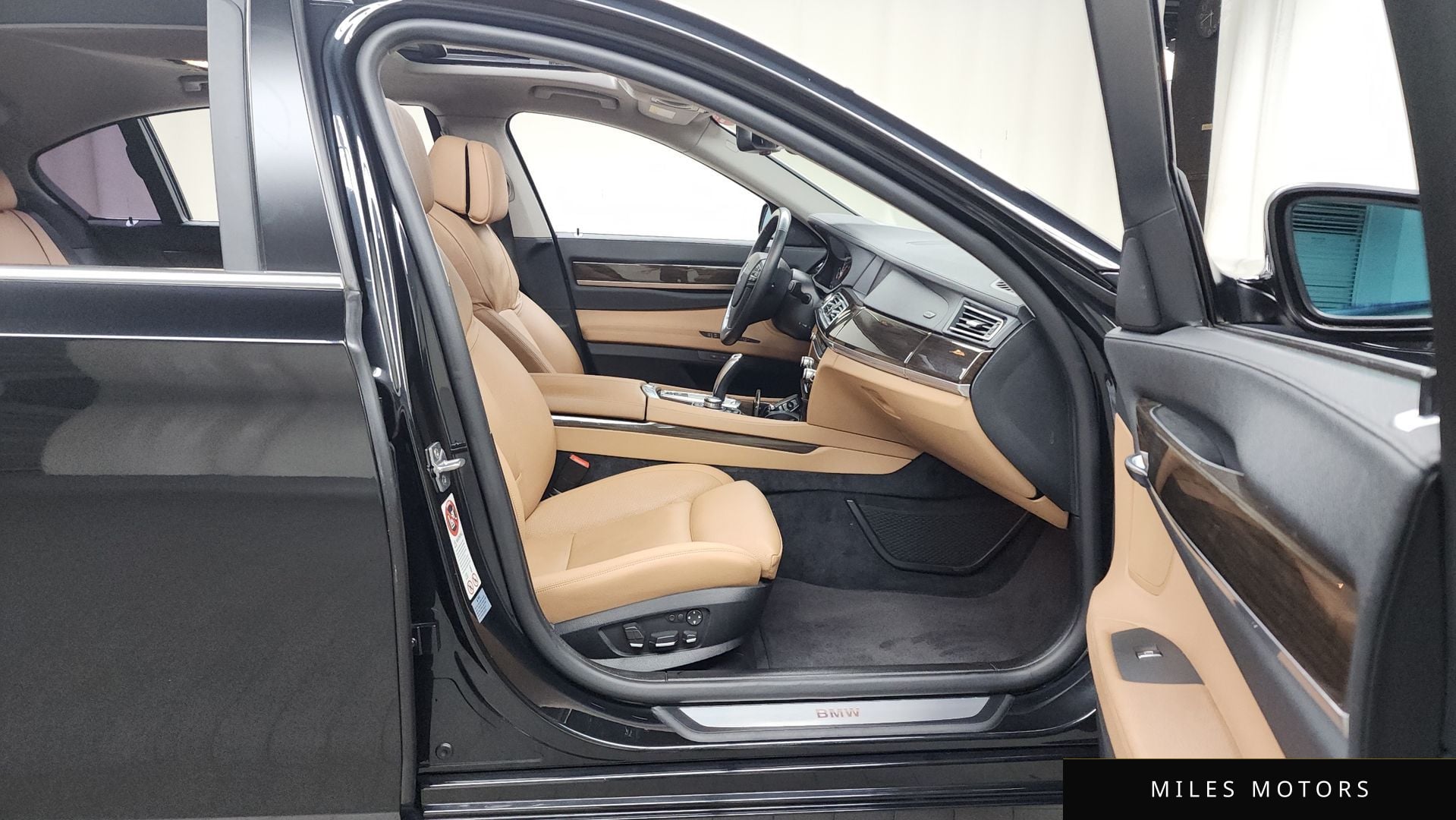 BMW 7시리즈 (F01) 2011 — миниатюра 11