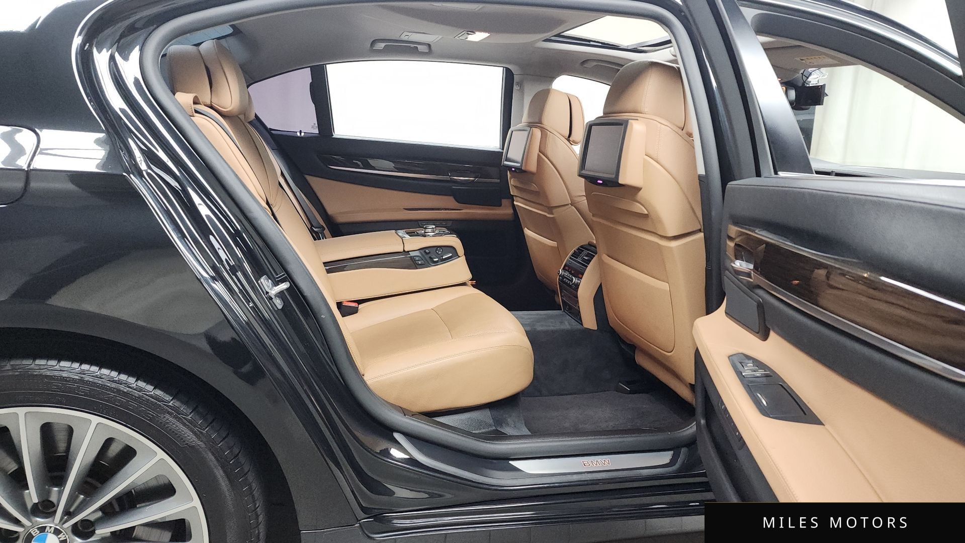 BMW 7시리즈 (F01) 2011 — миниатюра 12