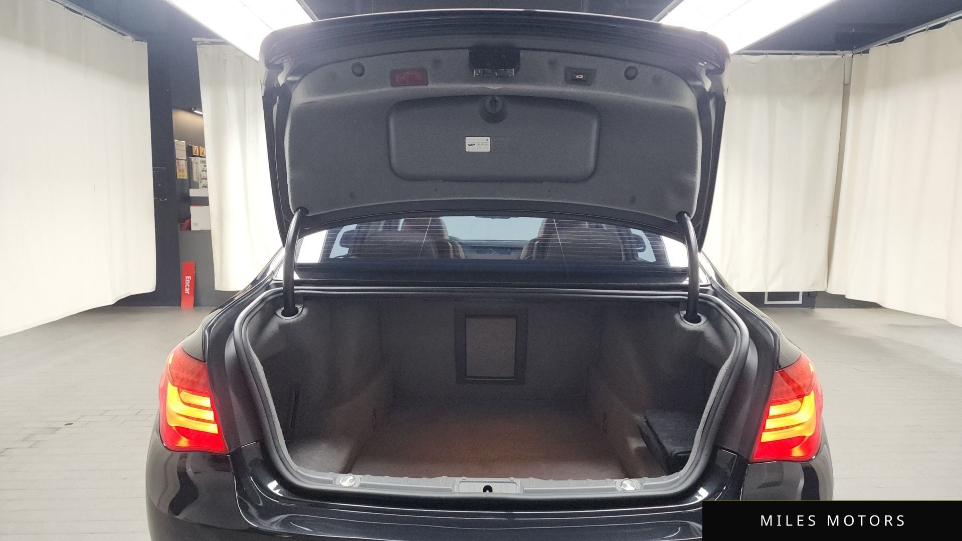 BMW 7시리즈 (F01) 2011 — миниатюра 20