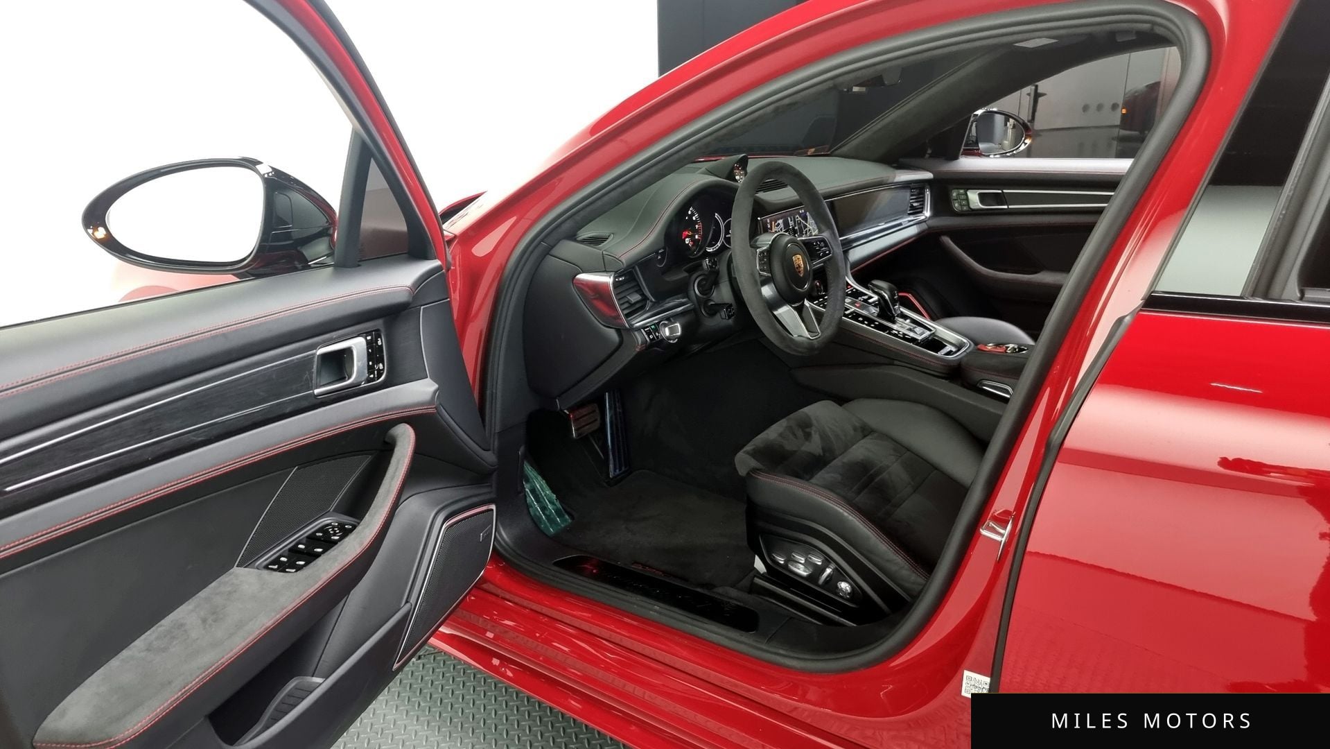 Porsche Panamera 2020 — миниатюра 10