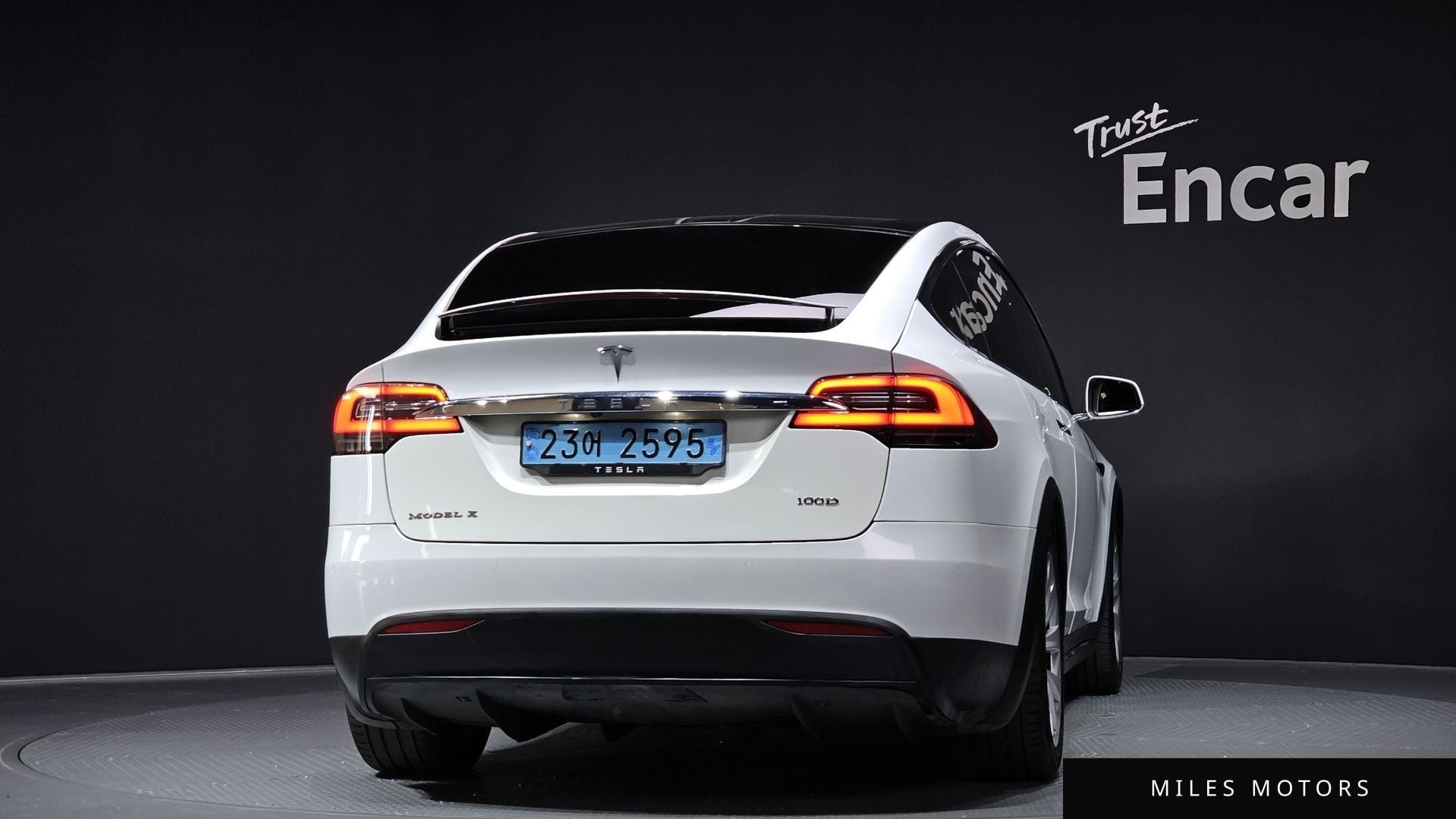 Tesla Model X 2018 — миниатюра 4