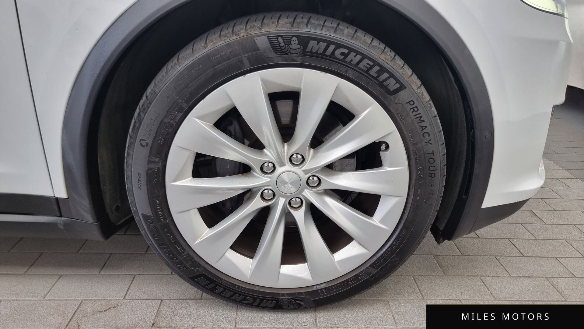 Tesla Model X 2018 — миниатюра 5