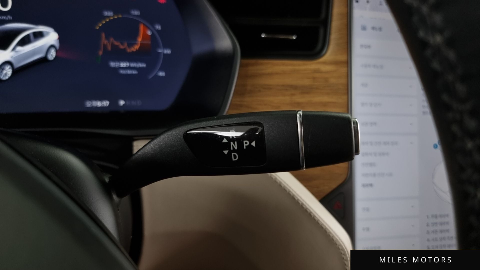 Tesla Model X 2018 — миниатюра 9