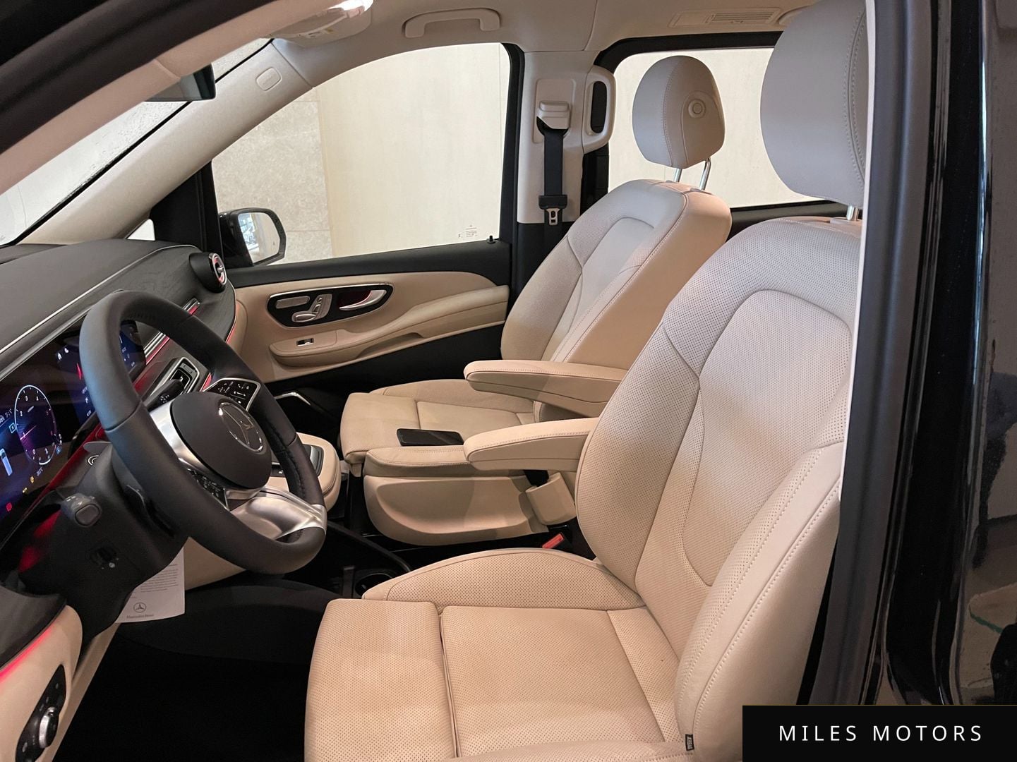 Mercedes-Benz V-Class 2025 — миниатюра 9