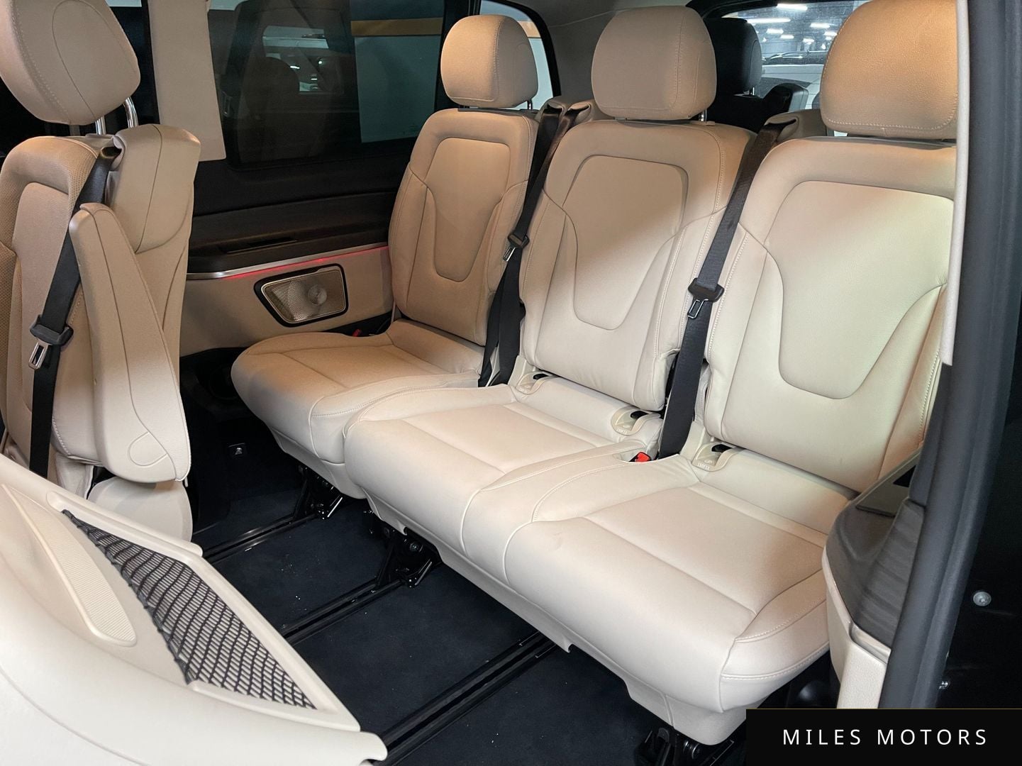 Mercedes-Benz V-Class 2025 — миниатюра 11