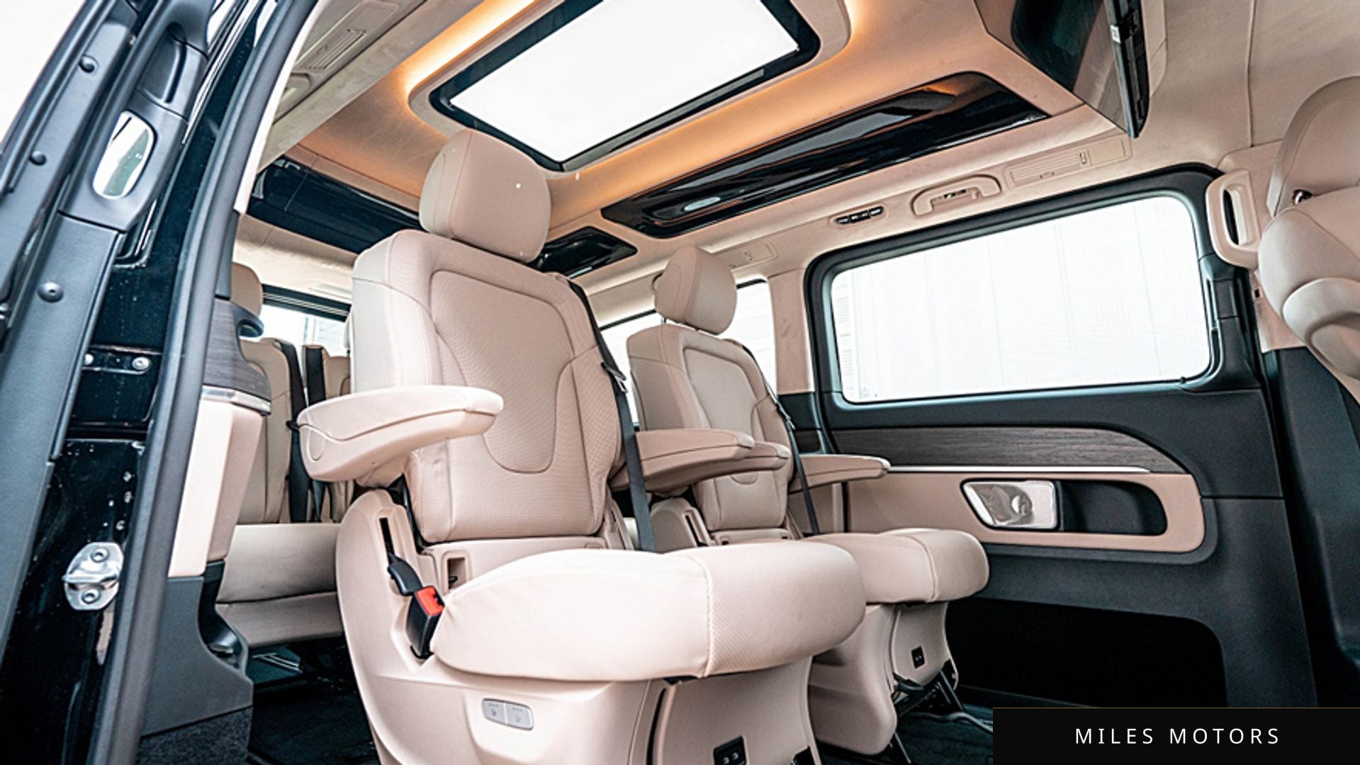 Mercedes-Benz V-Class 2025 — миниатюра 16
