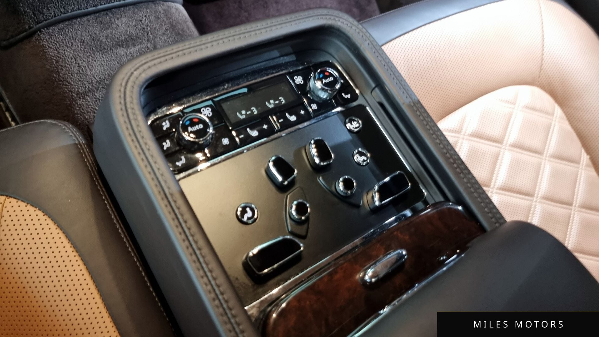 Bentley 뮬산 2016 — миниатюра 18