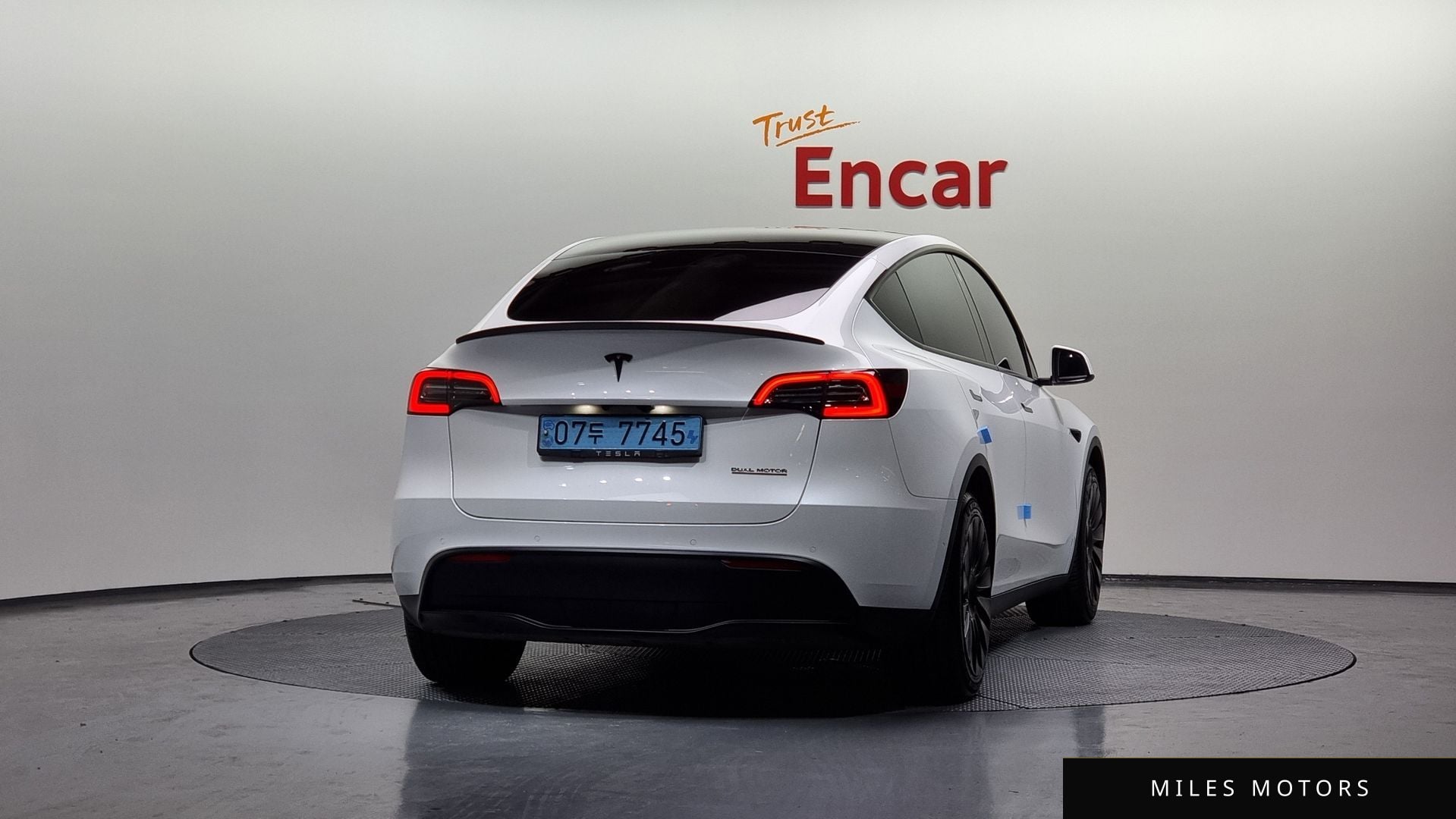 Tesla Model Y 2022 — миниатюра 4