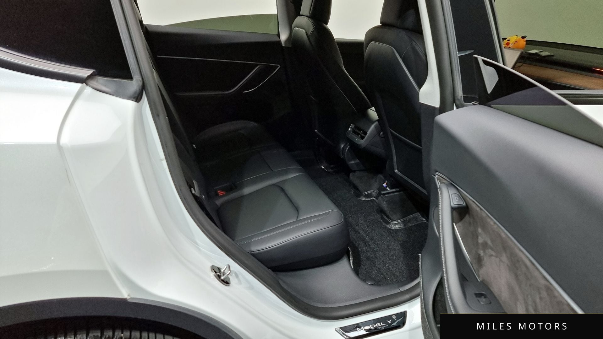 Tesla Model Y 2022 — миниатюра 12