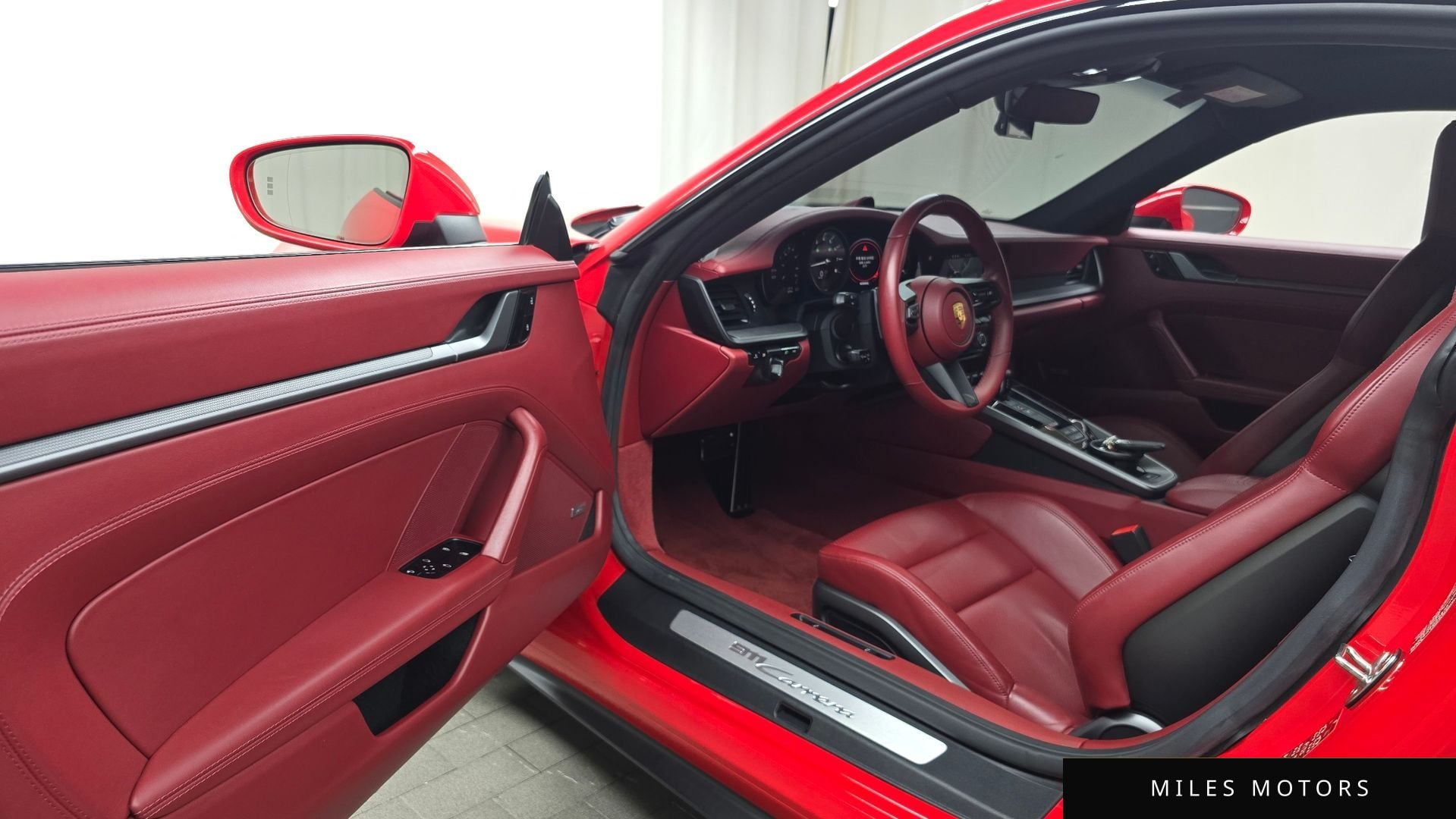Porsche 911 (992) 2021 — миниатюра 11