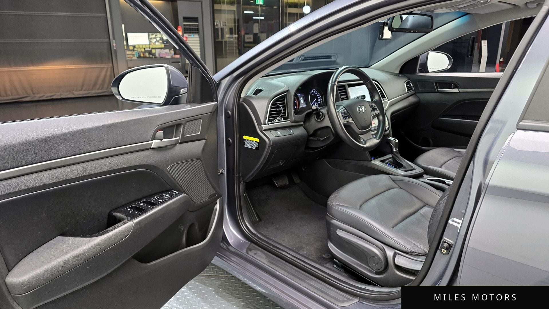 Hyundai AVANTE 2017 — миниатюра 11