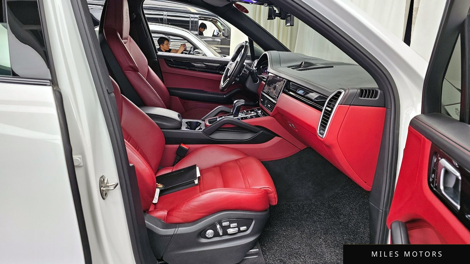 Porsche 카이엔 (PO536) 2021 — миниатюра 11