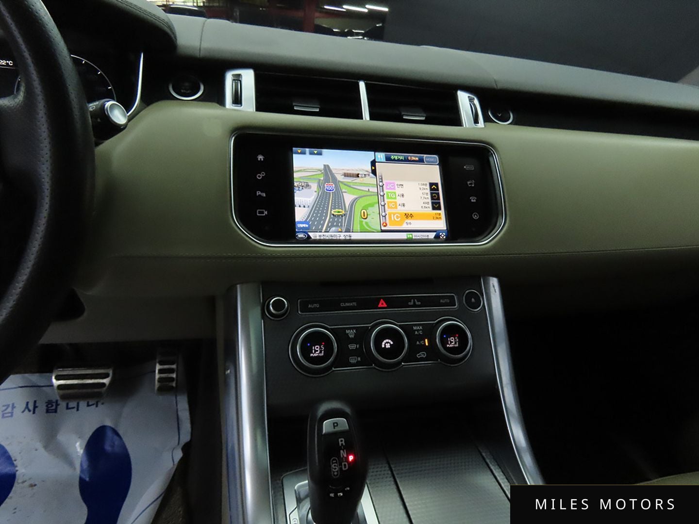 Land Rover Range Rover Sport 2016 — миниатюра 10