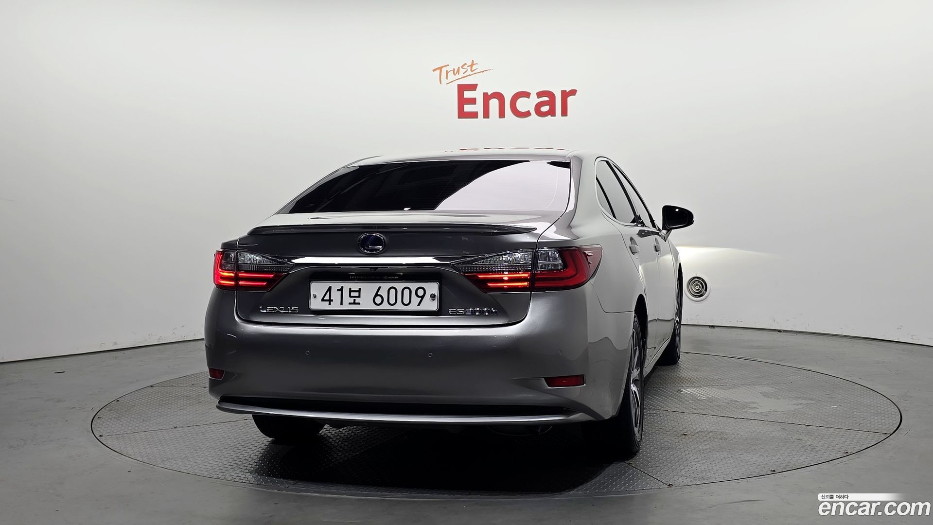 Лексус ES300h 2018 — миниатюра 4