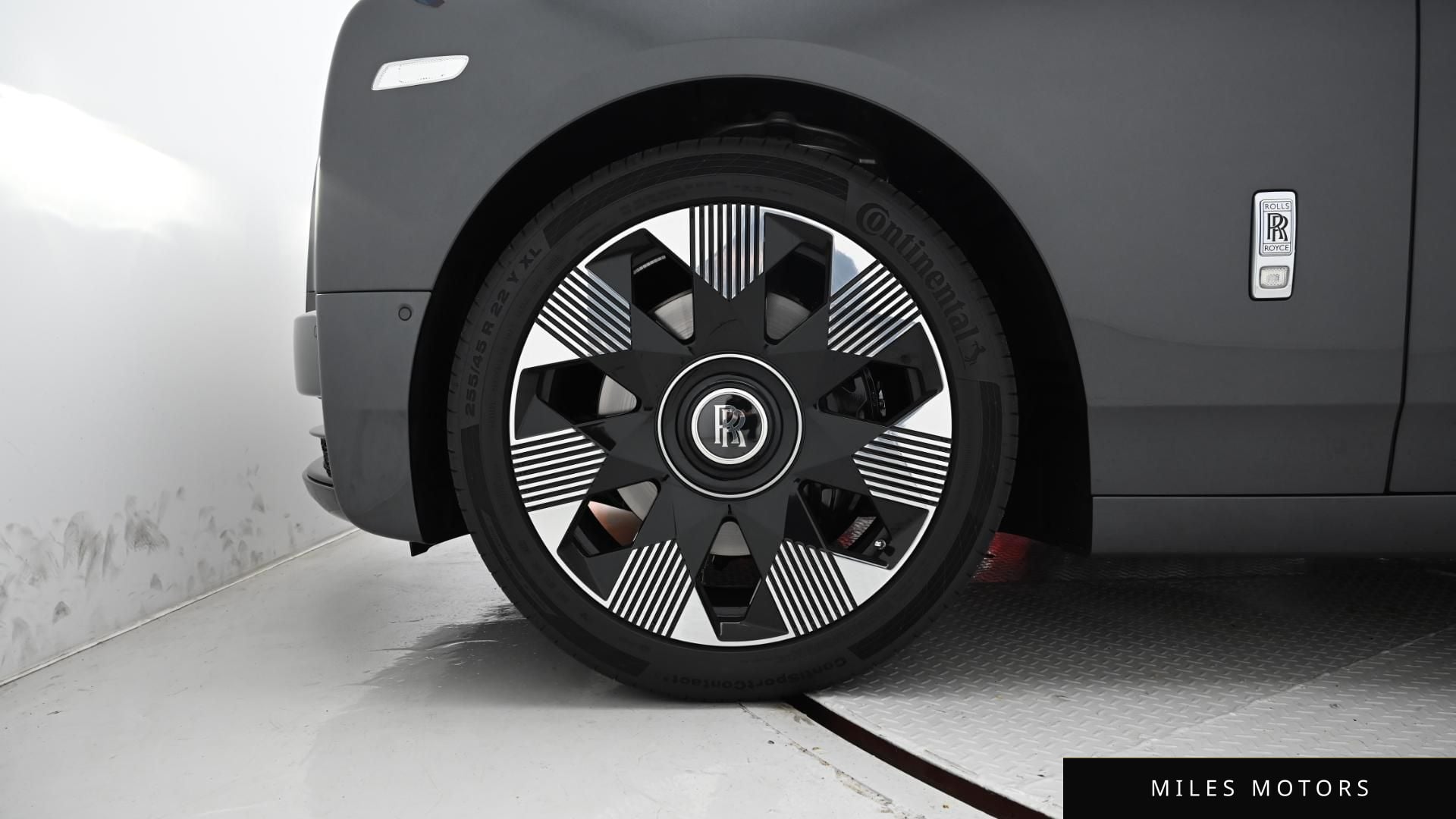 Rolls-Royce 팬텀 2023 — миниатюра 5