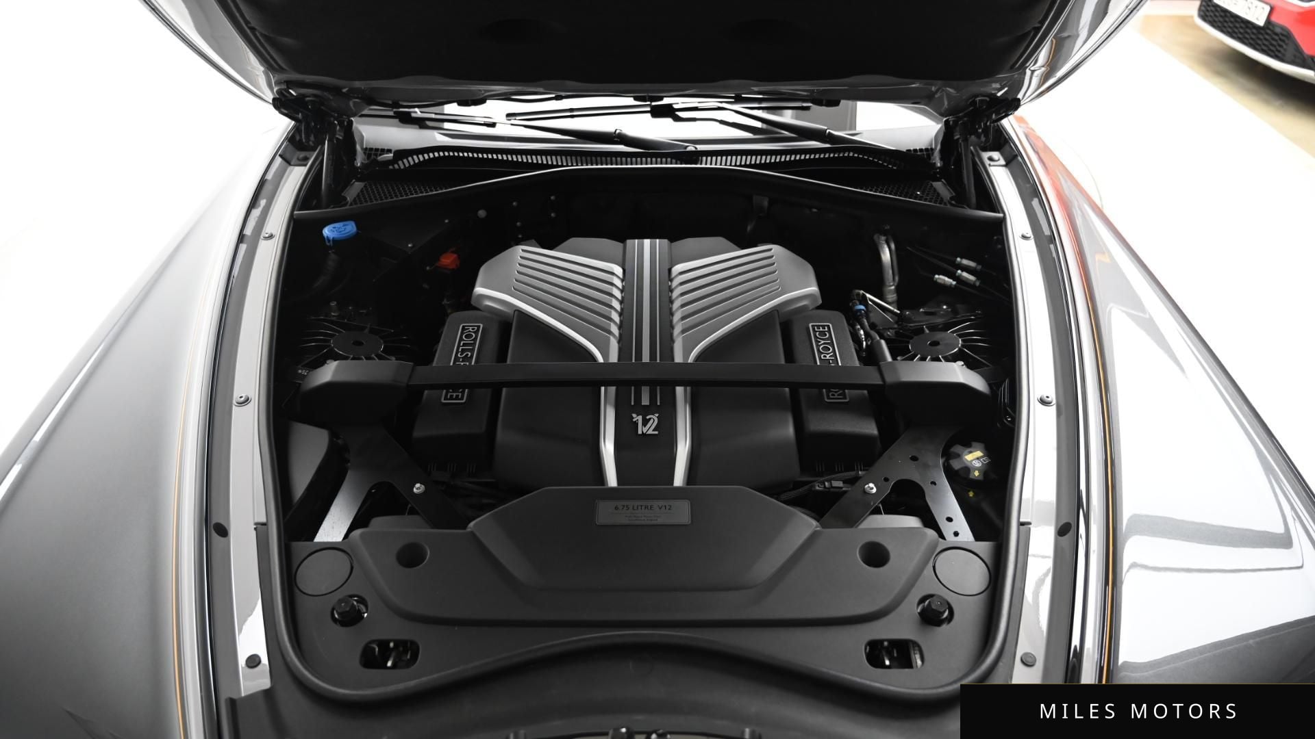 Rolls-Royce 팬텀 2023 — миниатюра 6