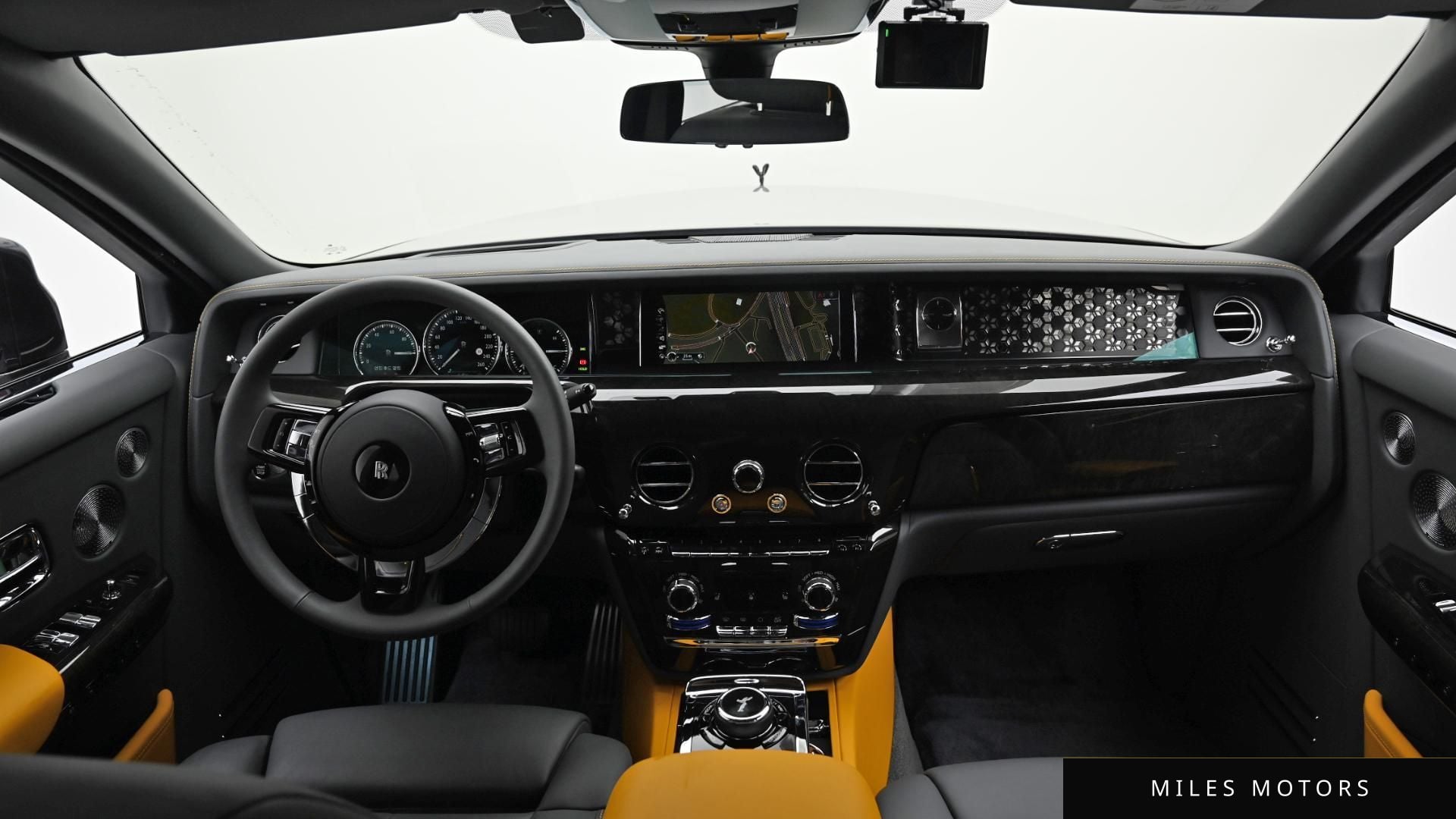 Rolls-Royce 팬텀 2023 — миниатюра 7