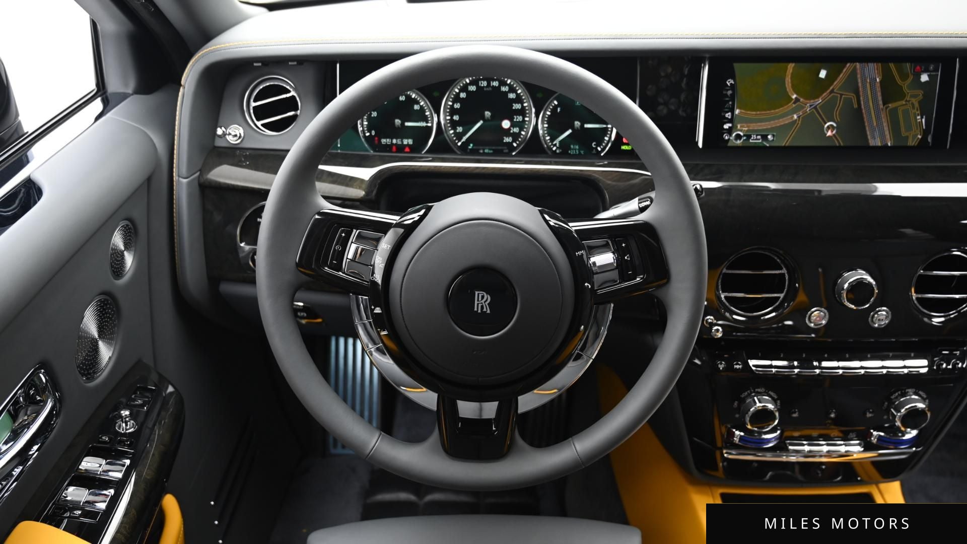 Rolls-Royce 팬텀 2023 — миниатюра 13