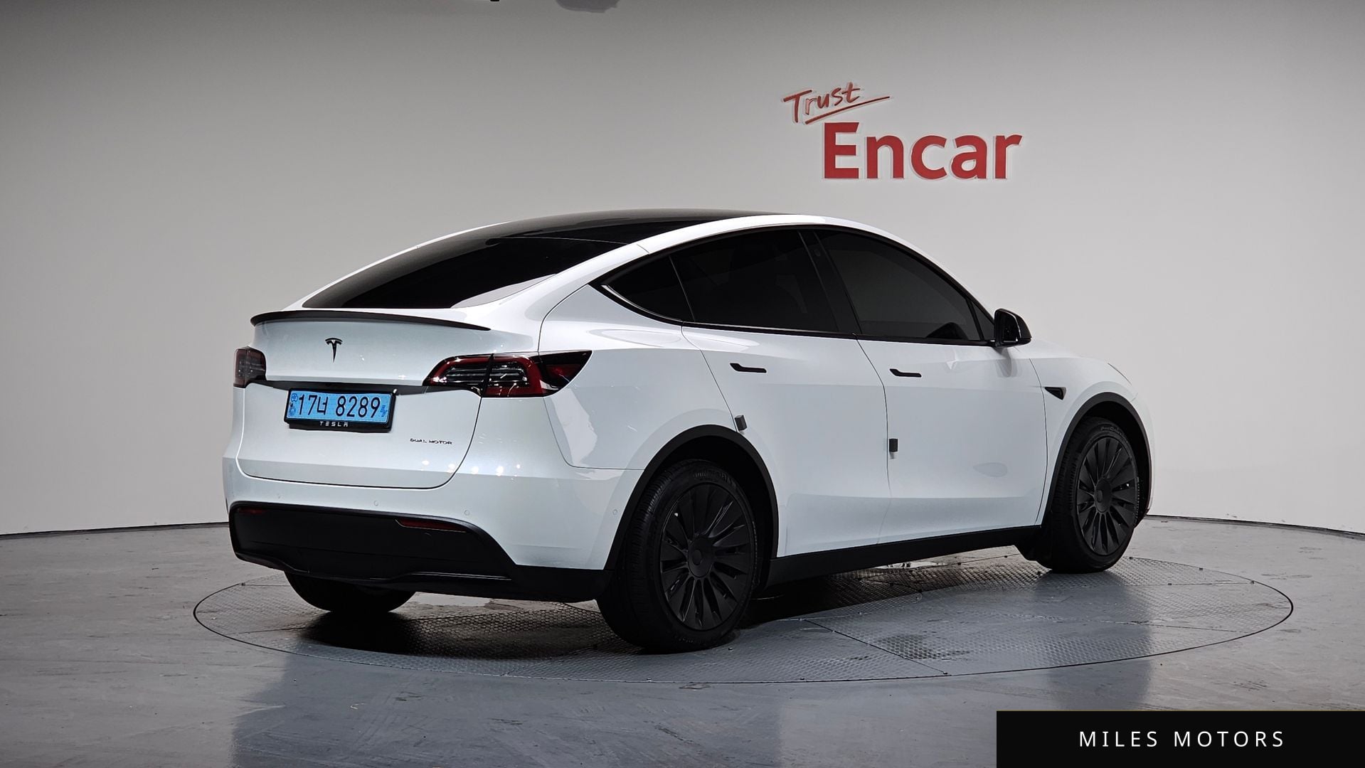 Tesla Model Y 2022 — миниатюра 2