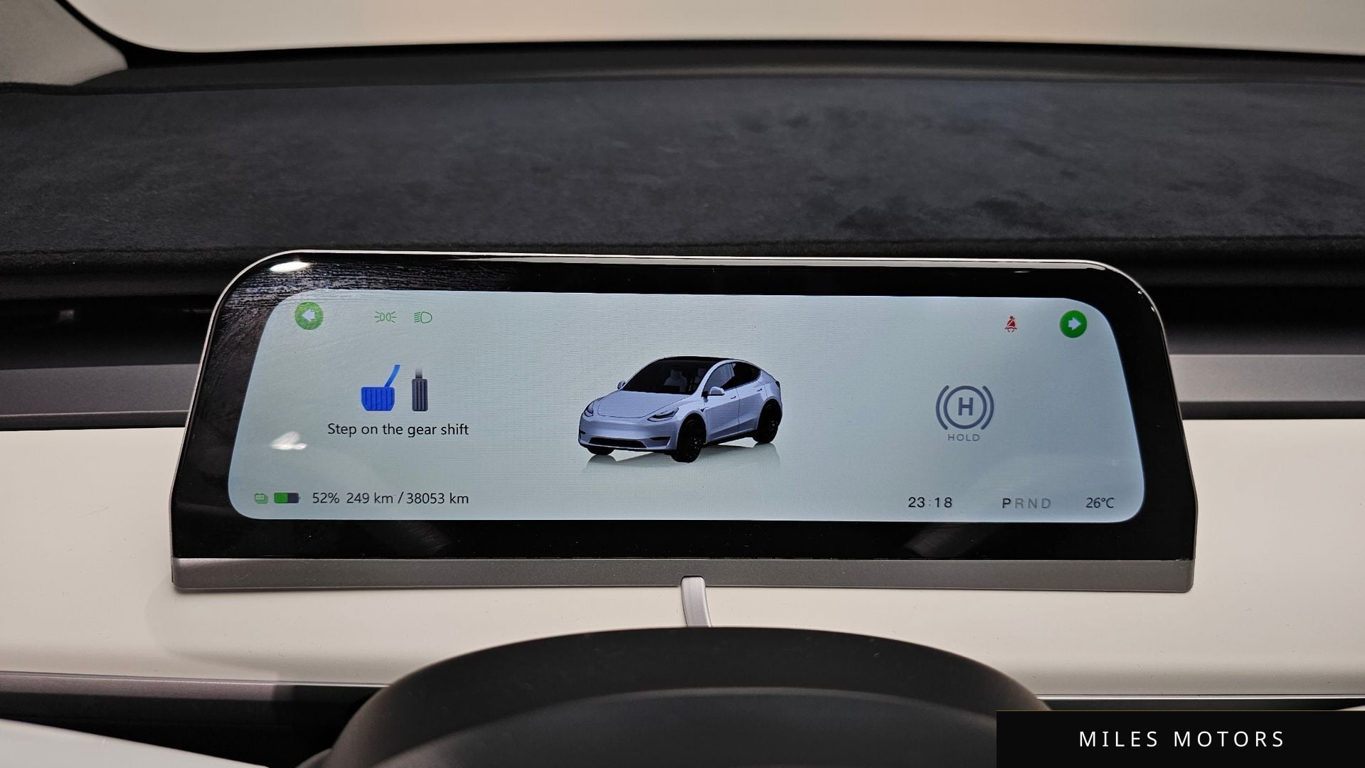 Tesla Model Y 2022 — миниатюра 8