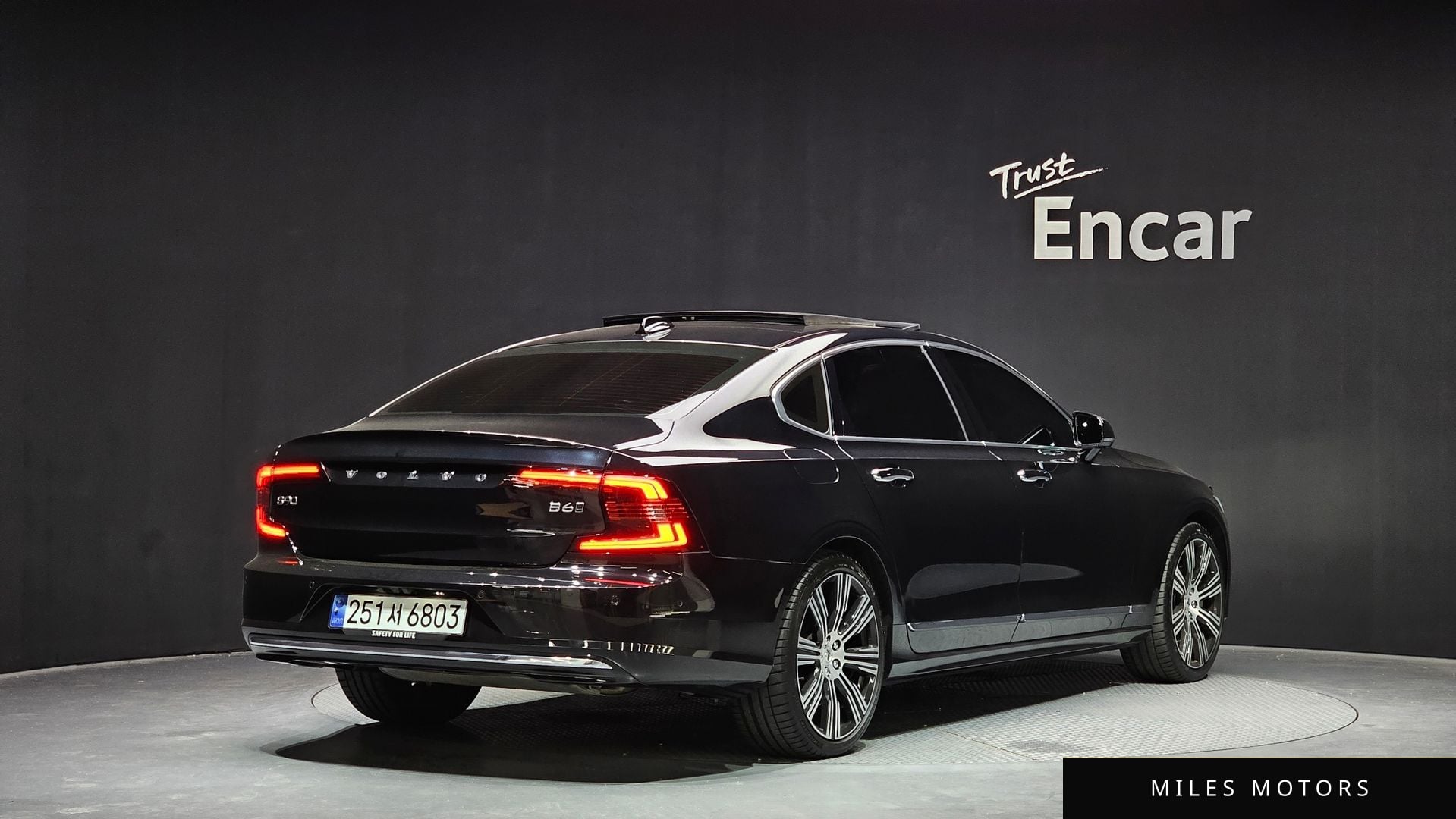 Volvo S90 2023 — миниатюра 2