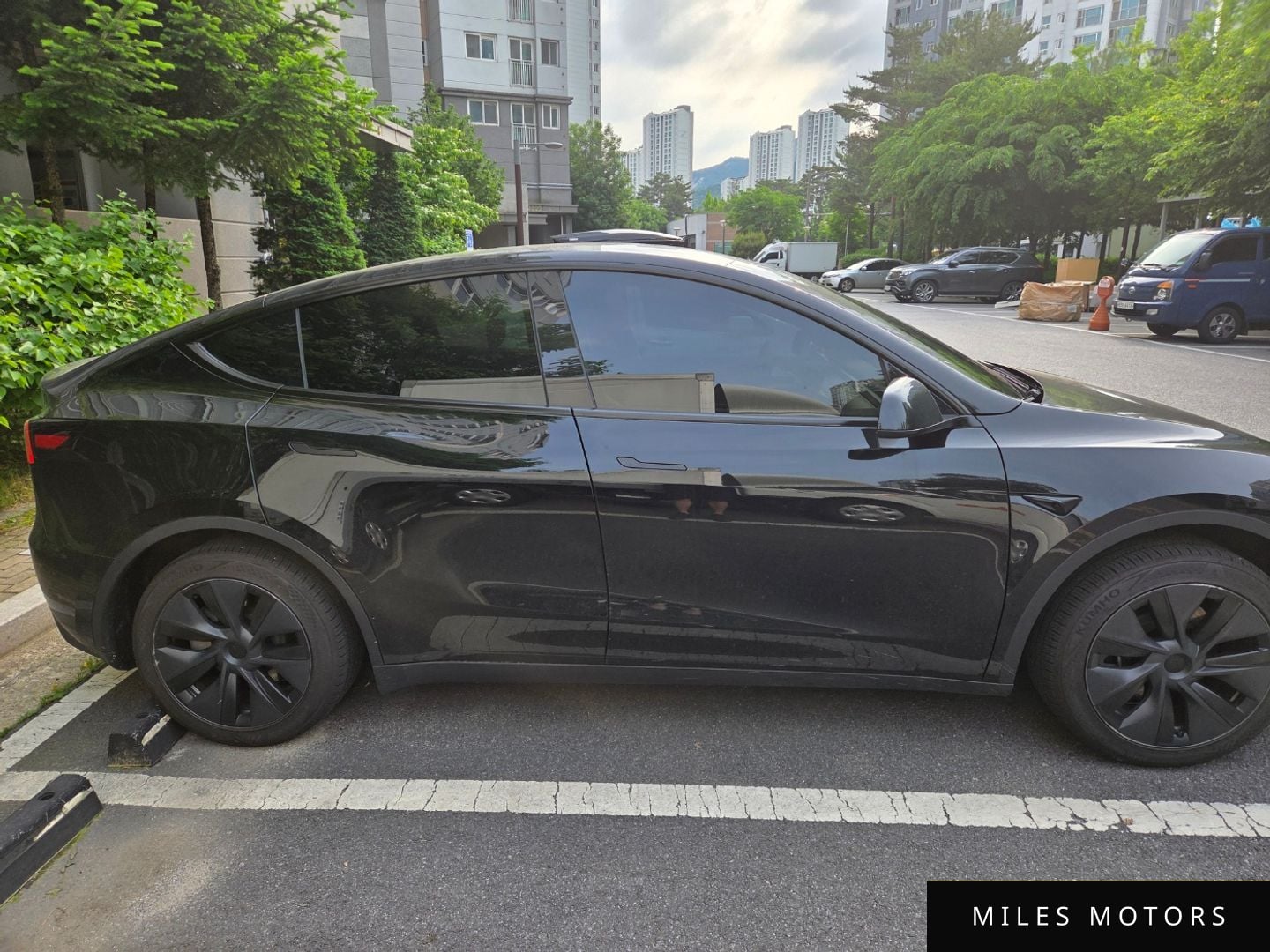 Tesla 모델 Y 2024 — миниатюра 3