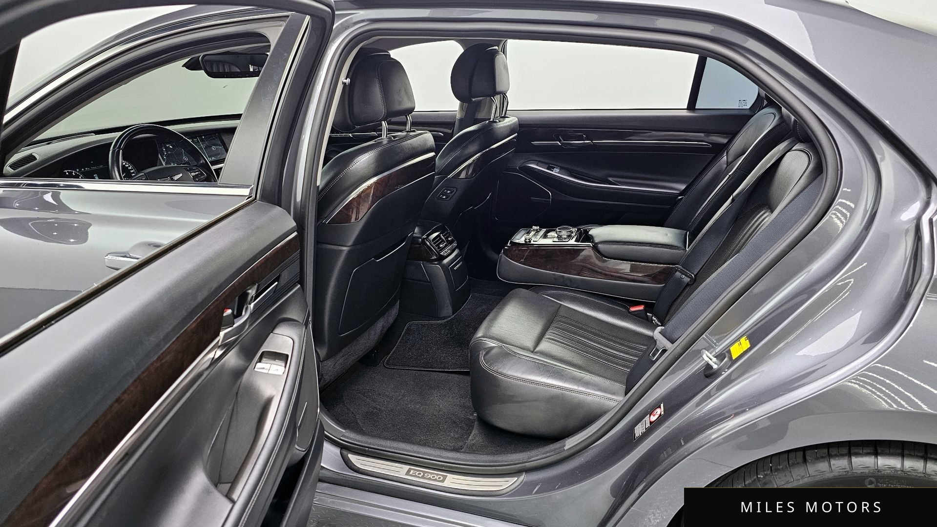 Genesis EQ900 2016 — миниатюра 12